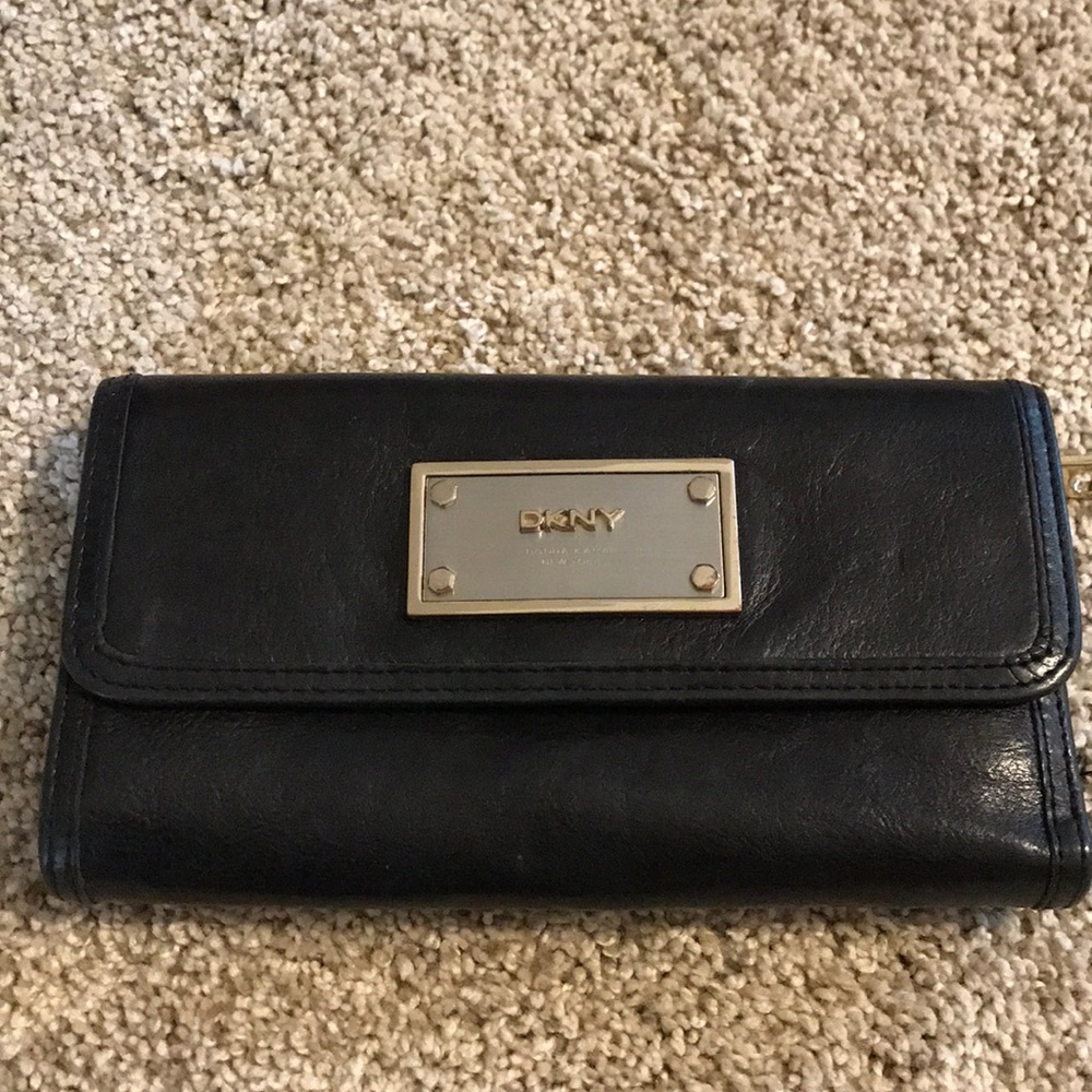 Black wallet
